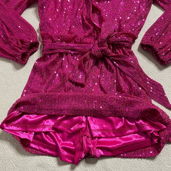 OnTwelfth Pink Sequin Gabrielle Barbie Mini Dress M - Picture 5 of 7